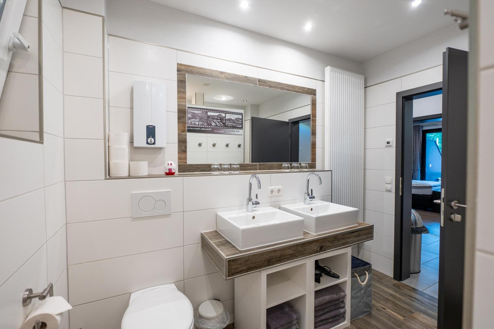 אדנאו Guesthouse Cockpit מראה חיצוני תמונה