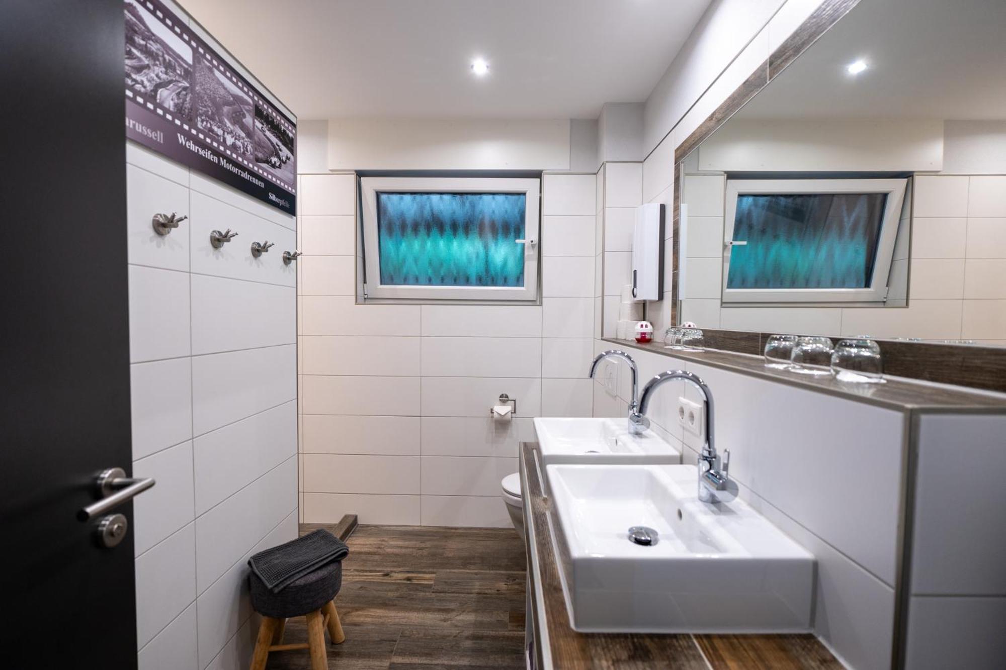 אדנאו Guesthouse Cockpit מראה חיצוני תמונה
